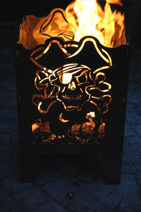 Feuerstelle mit Motiv Pirat